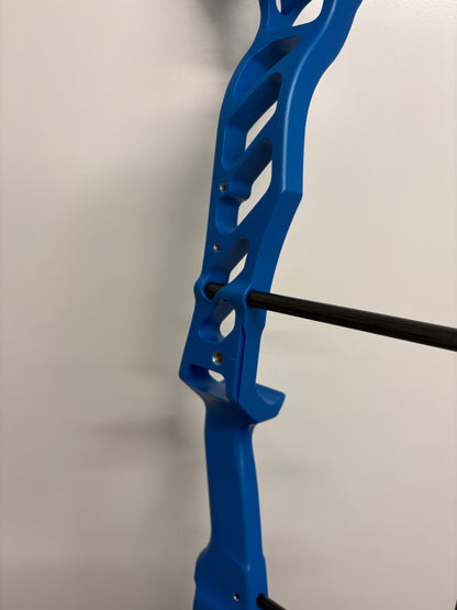 Hoyt Altus 38 Compound Bow LH Electric Blue DCX #1 50-60 lbs - NEW