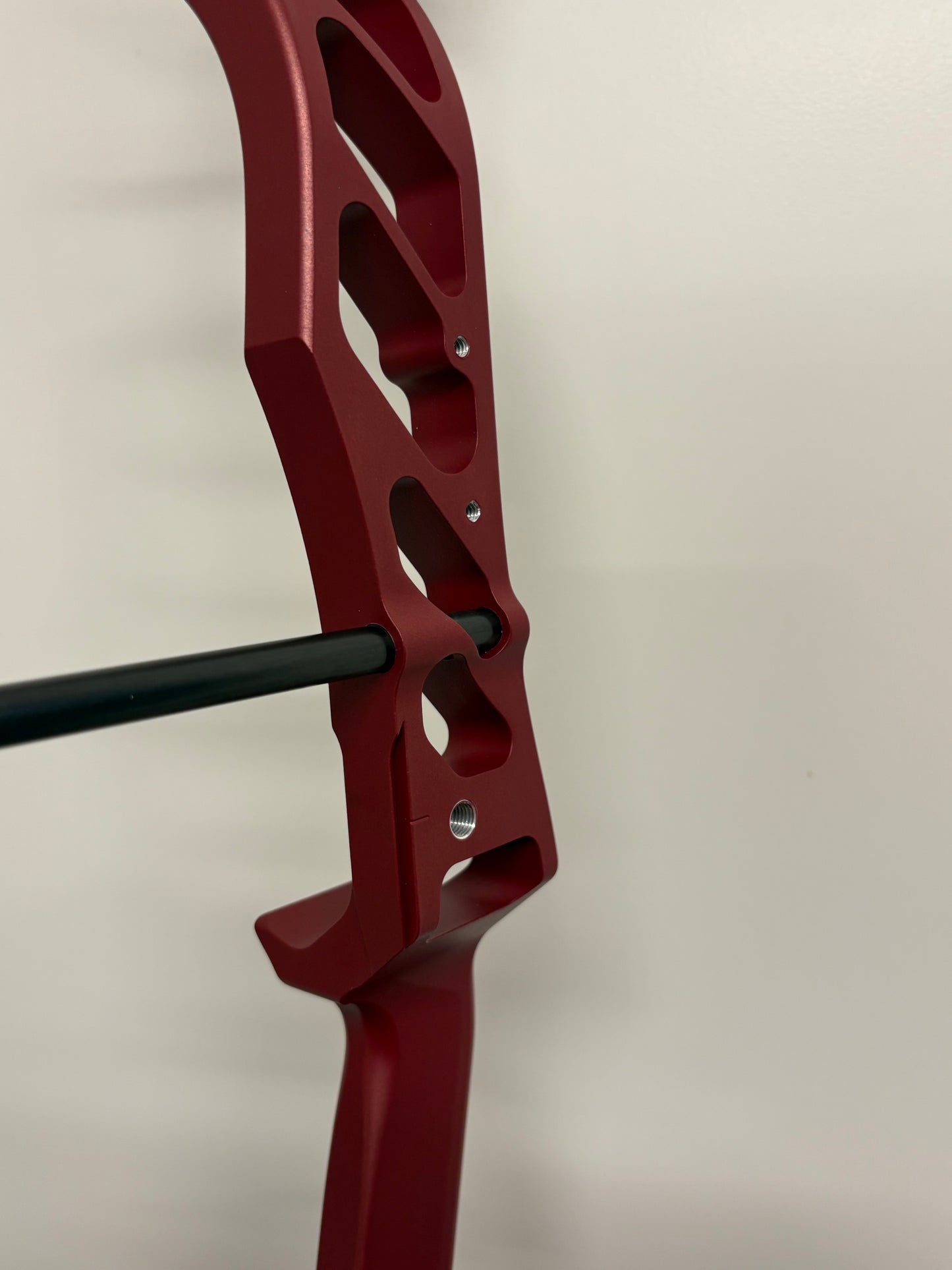 Hoyt Altus 38 Compound Bow RH Lava Red DCX #1 50-60 lbs - NEW