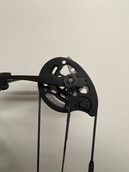 Hoyt Altus 38 Compound Bow RH Electric Blue DCX #1 50-60 lbs - NEW