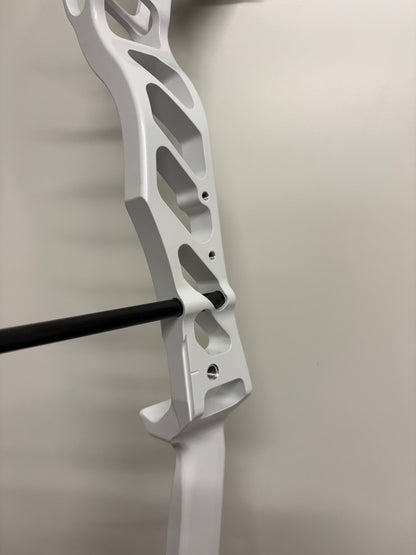 Hoyt Altus 38 Compound Bow RH Lightning White SVX #1 50-60 lbs - NEW