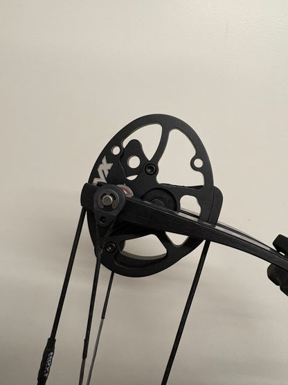 Hoyt Altus 38 Compound Bow LH Lava Red SVX #2 40-50 lbs - NEW