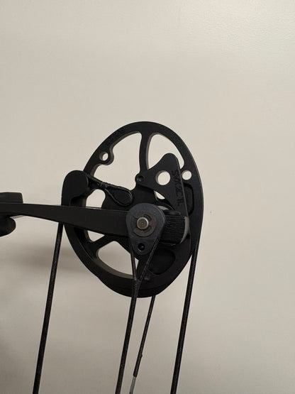 Hoyt Altus 38 Compound Bow LH Lava Red SVX #2 40-50 lbs - NEW