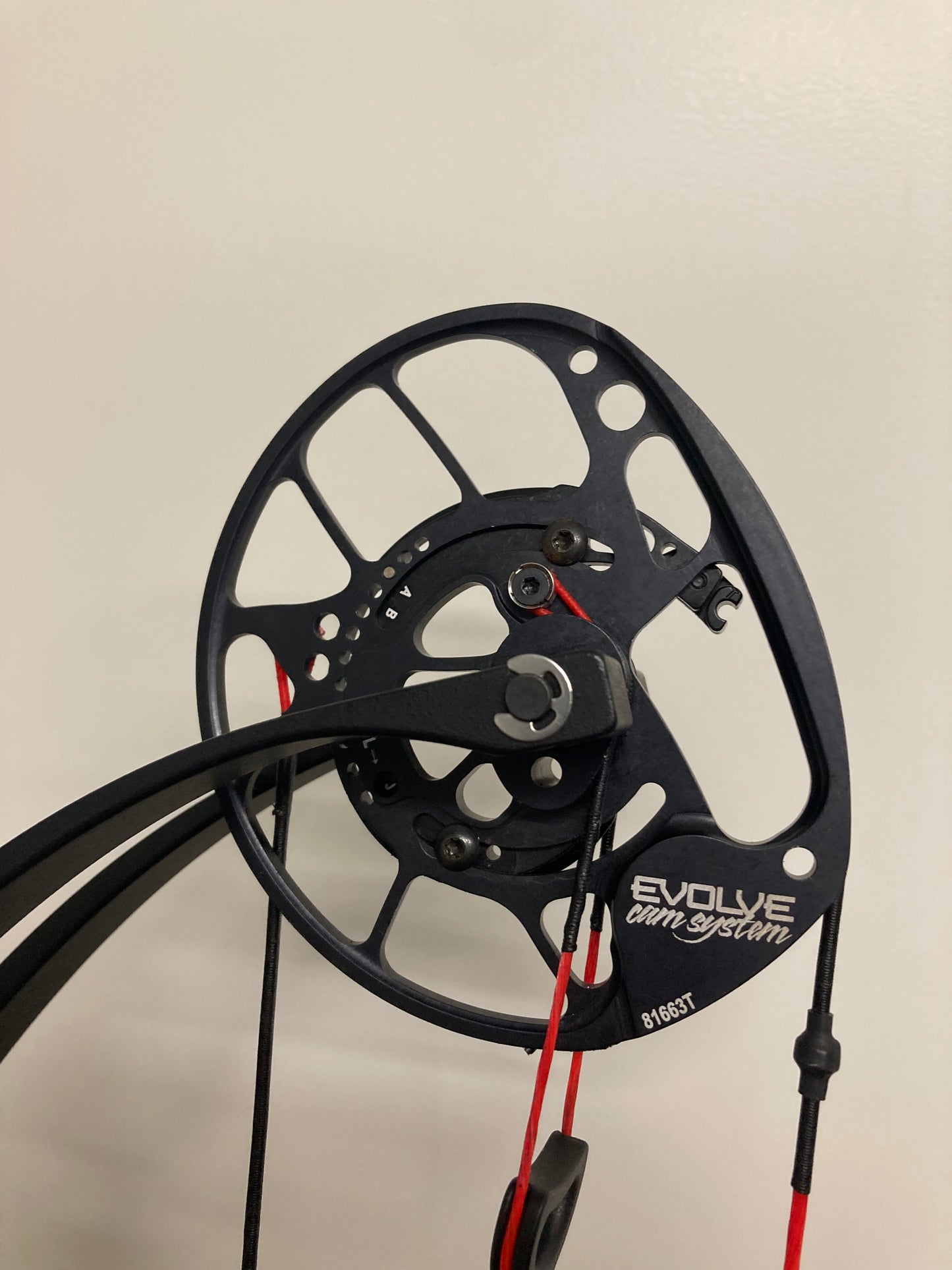 PSE Supra RTX 40 SE Compound Bow RH Red 50-60 lbs - Used