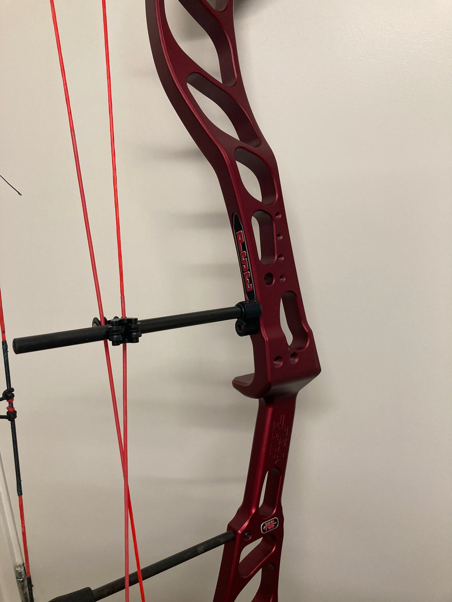 PSE Supra RTX 40 SE Compound Bow RH Red 50-60 lbs - Used