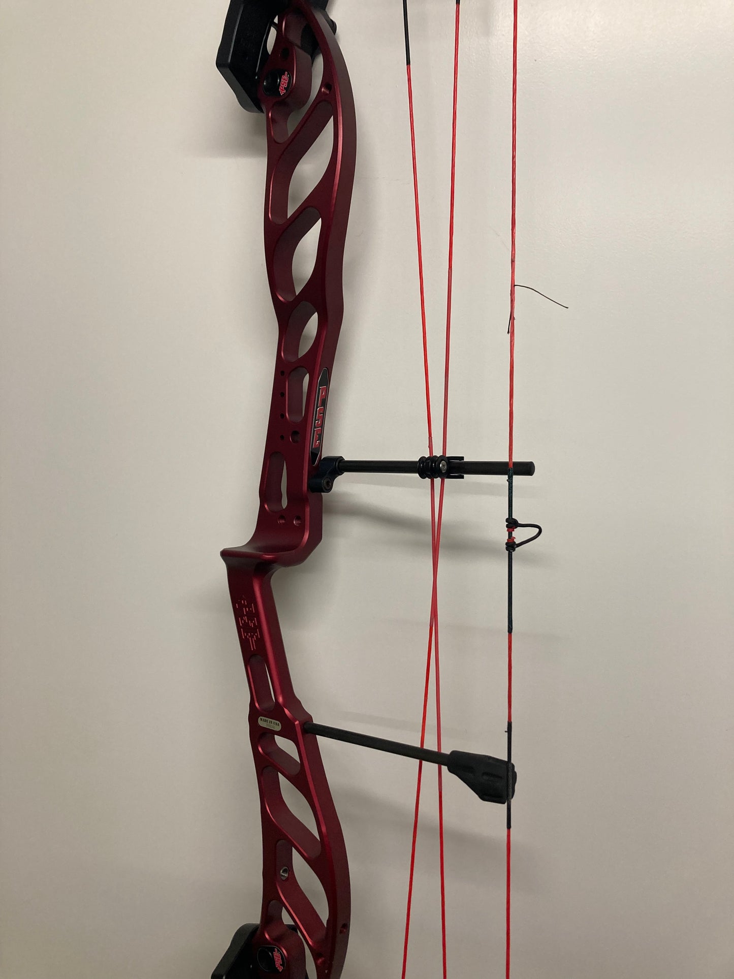PSE Supra RTX 40 SE Compound Bow RH Red 50-60 lbs - Used