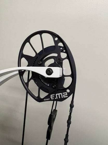 PSE Dominator Duo X 38 EM2 Compound Bow RH/LH Navy Blue 50-60 lbs - Used