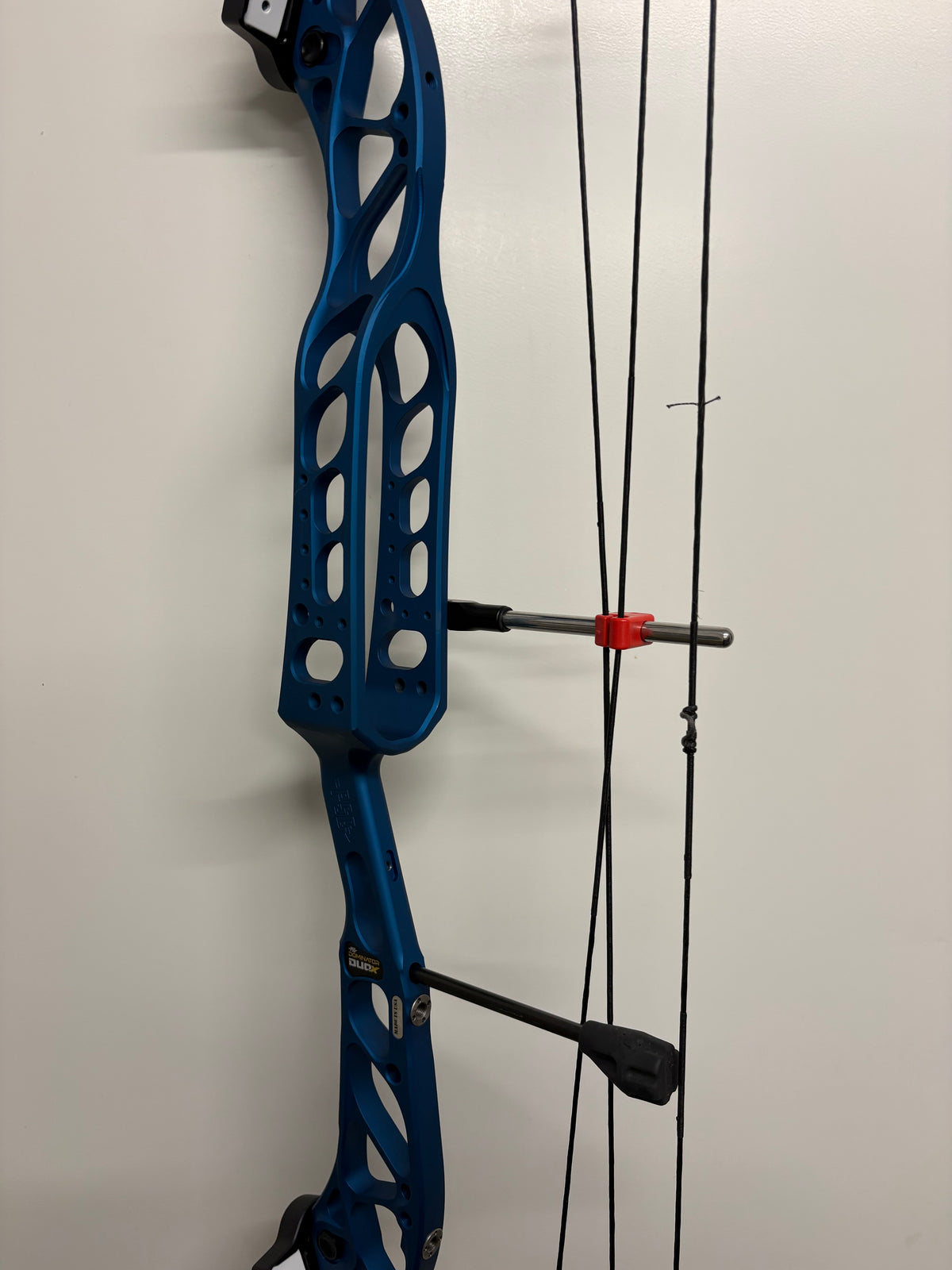 PSE Dominator Duo X 38 EM2 Compound Bow RH/LH Navy Blue 50-60 lbs - Used