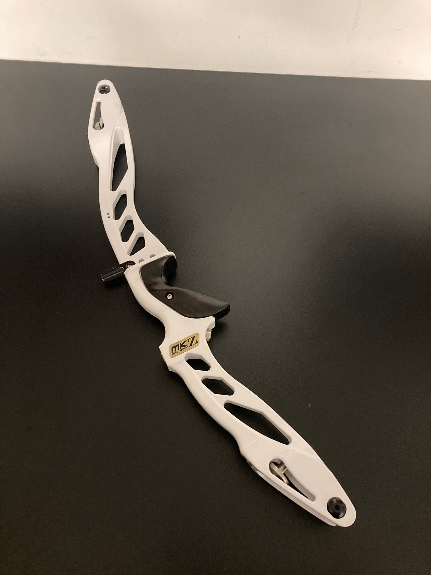 MK Korea Riser Z ILF RH White 25'' - Used