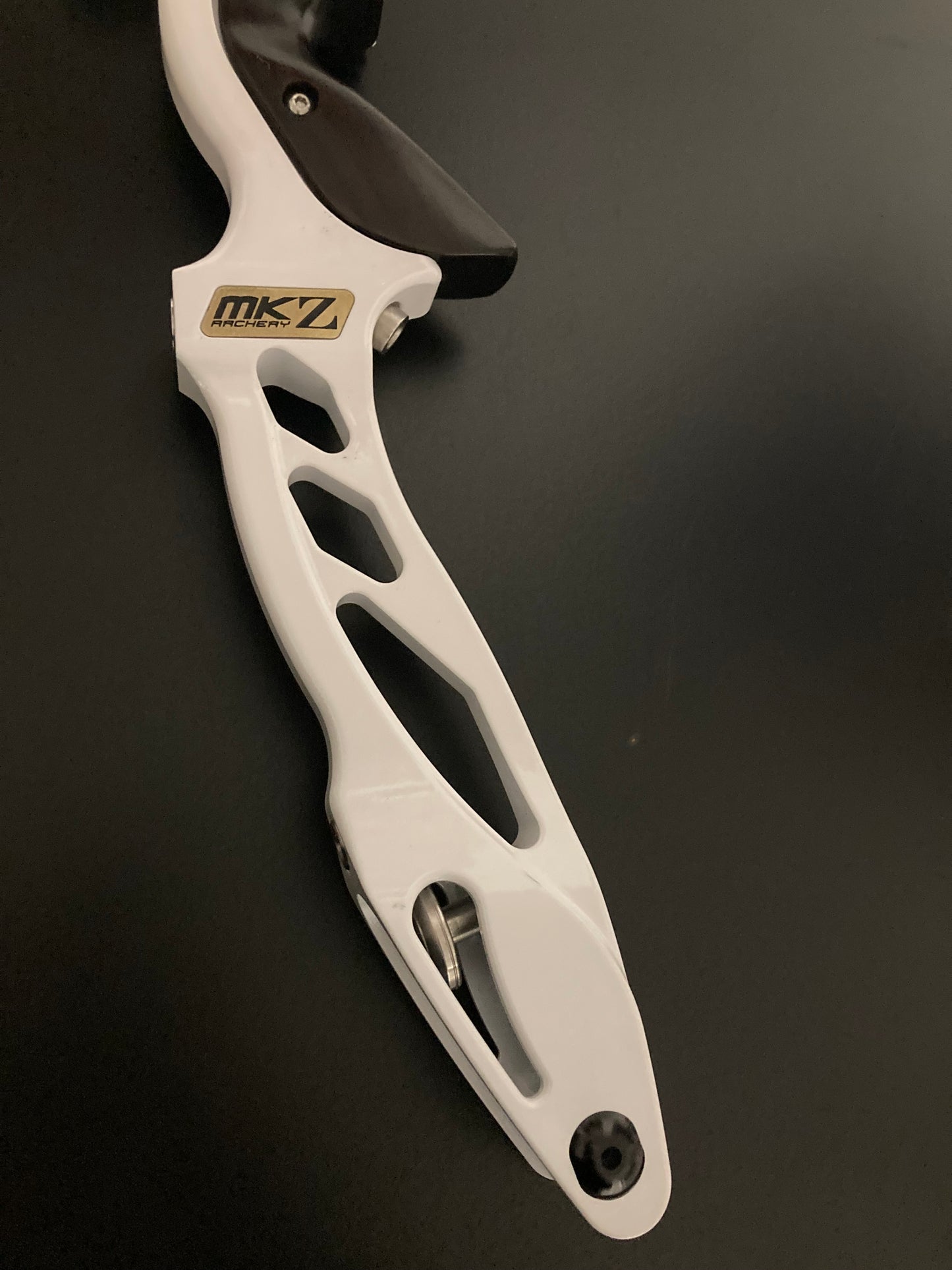 MK Korea Riser Z ILF RH White 25'' - Used