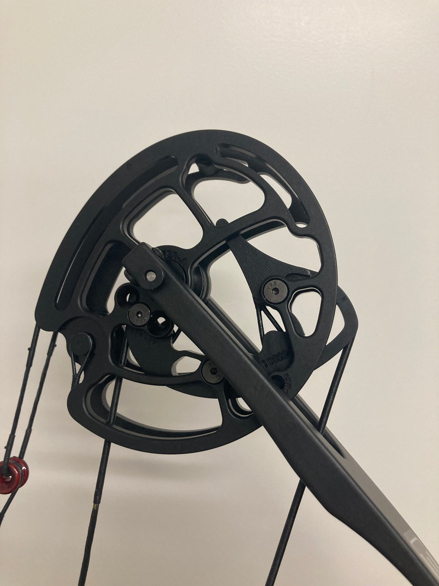 Prime Centergy X-1 39 Compound Bow RH Red 50-60 lbs - NEW (#1.1)