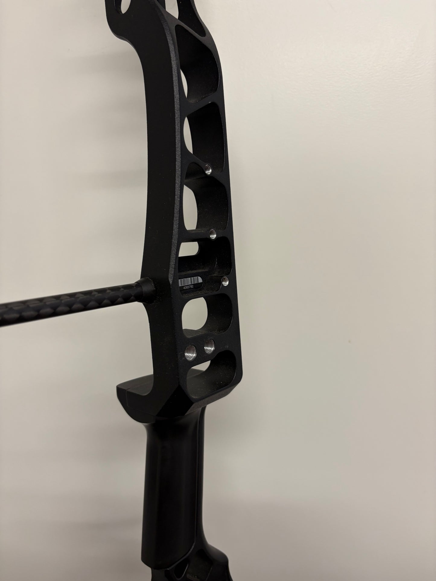 Mathews TRX 38 Compound Bow RH Black 50-60 lbs - Used