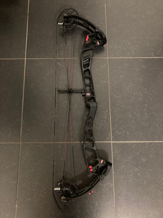 PSE Evoke 35 Compound Bow LH Black 50-60 lbs - Show Model