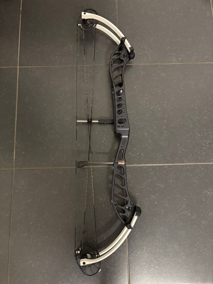 PSE Dominator Duo 38 M2 Compound Bow LH/RH Black 50-60 lbs - Show Model