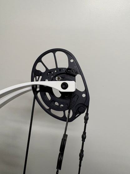 PSE Dominator Duo 38 M2 Compound Bow LH/RH Black 50-60 lbs - Show Model