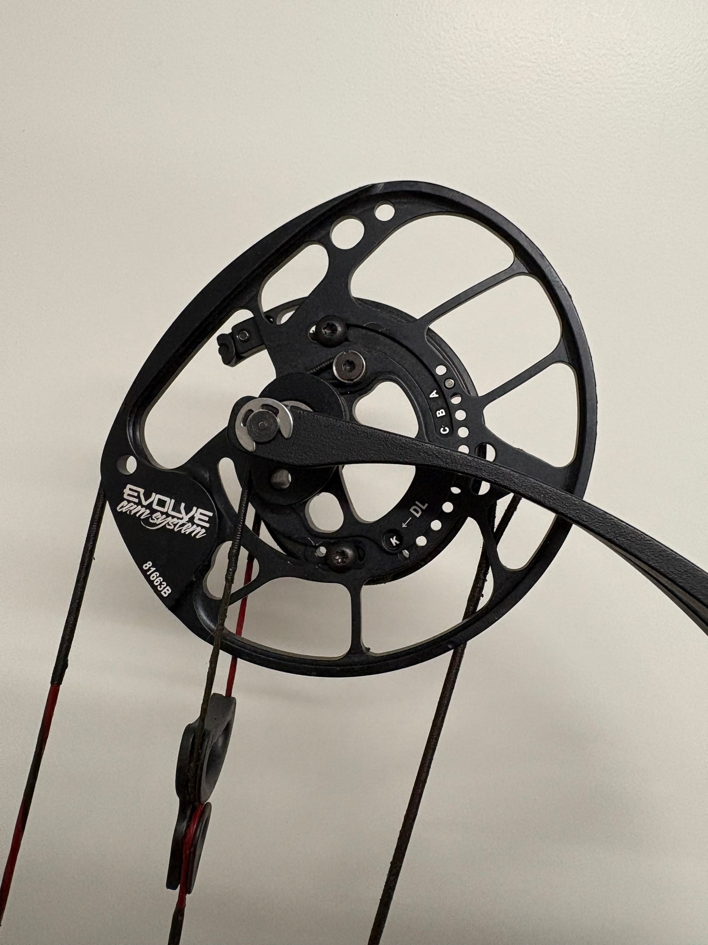 PSE Perform X Compound Bow LH Red 50-60 lbs - Used