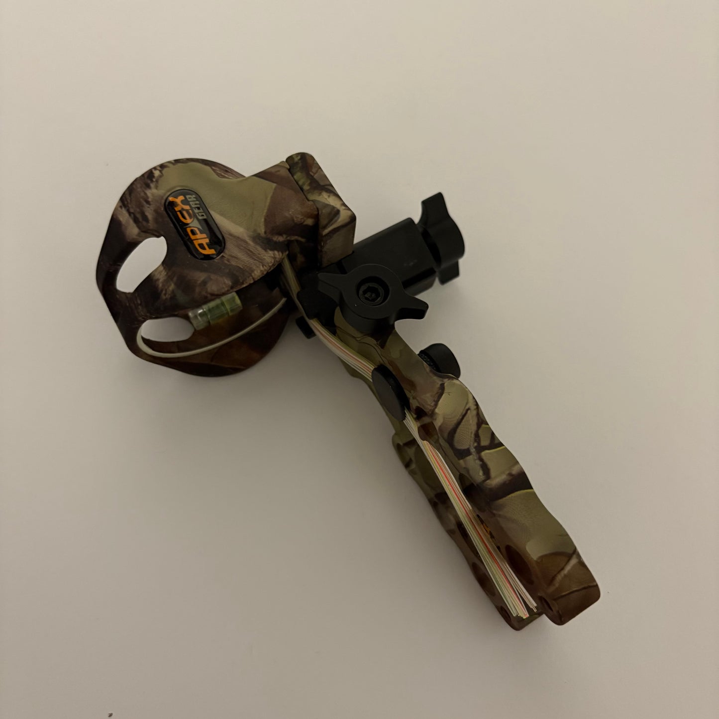 Apex Gear Accu Strike Pro 5-pin Sight RH Camo - NEW (#381)
