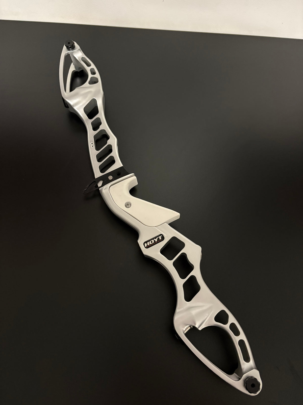 Hoyt Riser Prodigy Formula RH Silver 25'' - Used