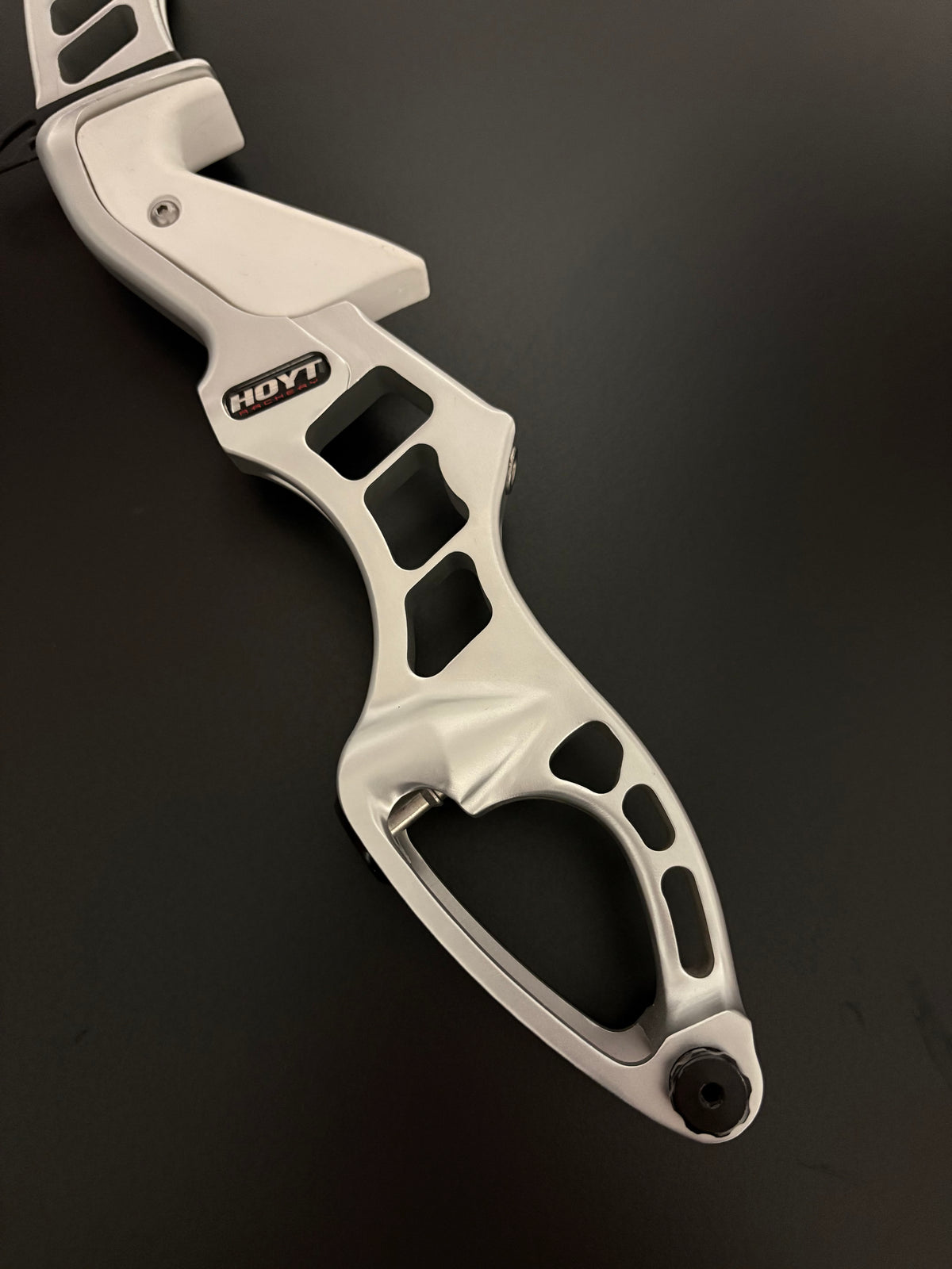 Hoyt Riser Prodigy Formula RH Silver 25'' - Used