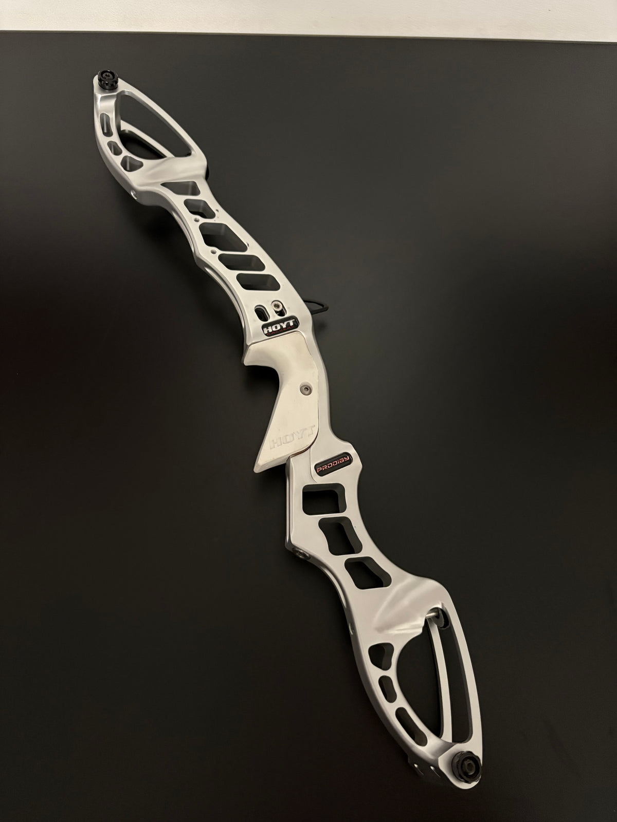 Hoyt Riser Prodigy Formula RH Silver 25'' - Used