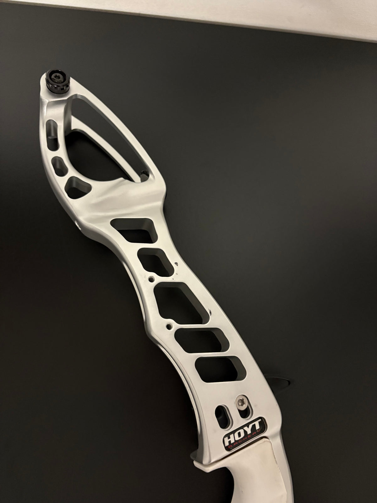Hoyt Riser Prodigy Formula RH Silver 25'' - Used