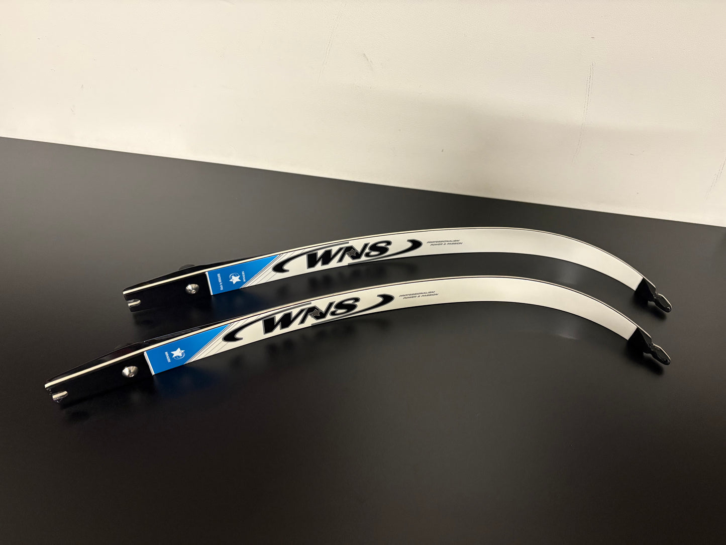 WNS Elite Alpha Fiber Limbs ILF 68-28 lbs - Show Model (#323)