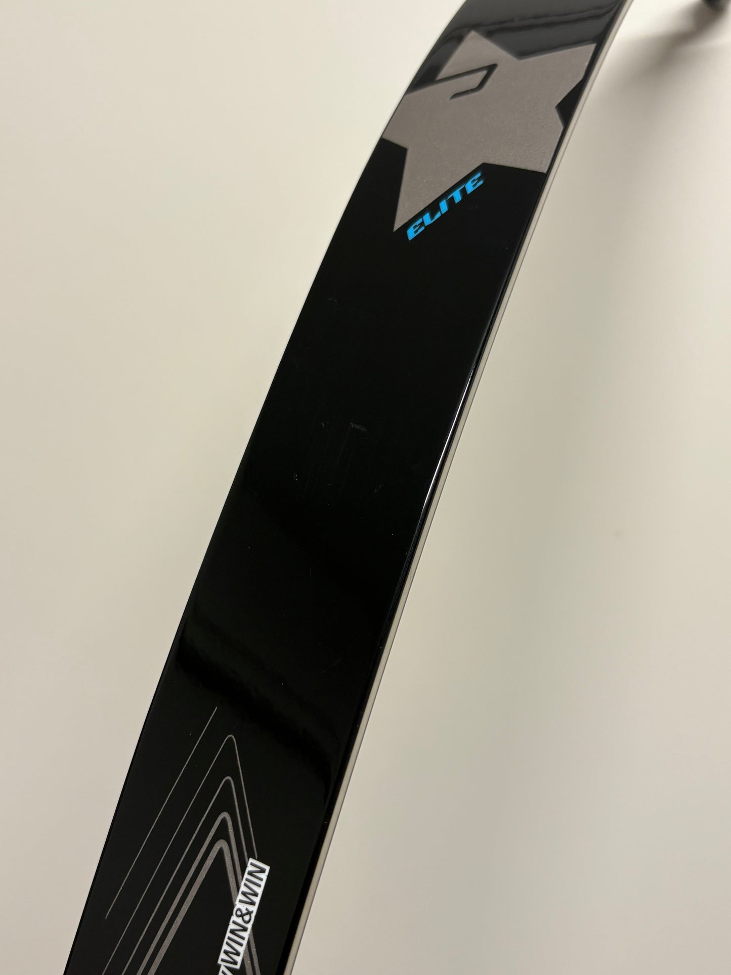 WNS Elite Alpha Fiber Limbs ILF 68-28 lbs - Show Model (#323)