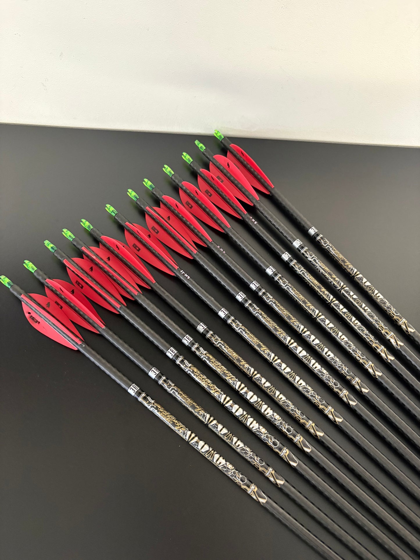 Victory V-Tac 23 Carbon Arrows 12 pcs / Spine 380 / 29.5 inch - Used