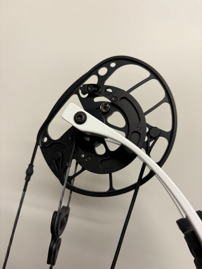 PSE Supra X 37 SE2 Compound Bow RH Black Cherry 50-60 lbs - NEW