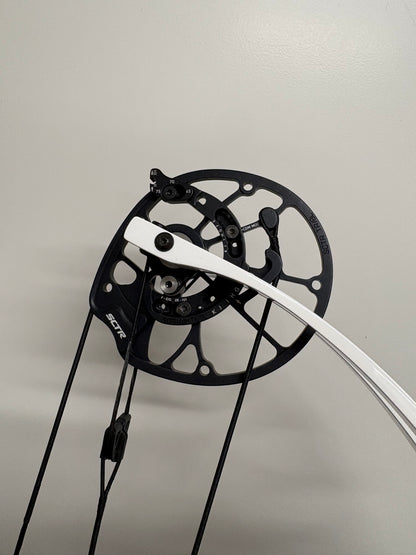 Hoyt Concept X 40 Compound Bow RH Blue on Black 50-60 lbs White Limbs - Show Model