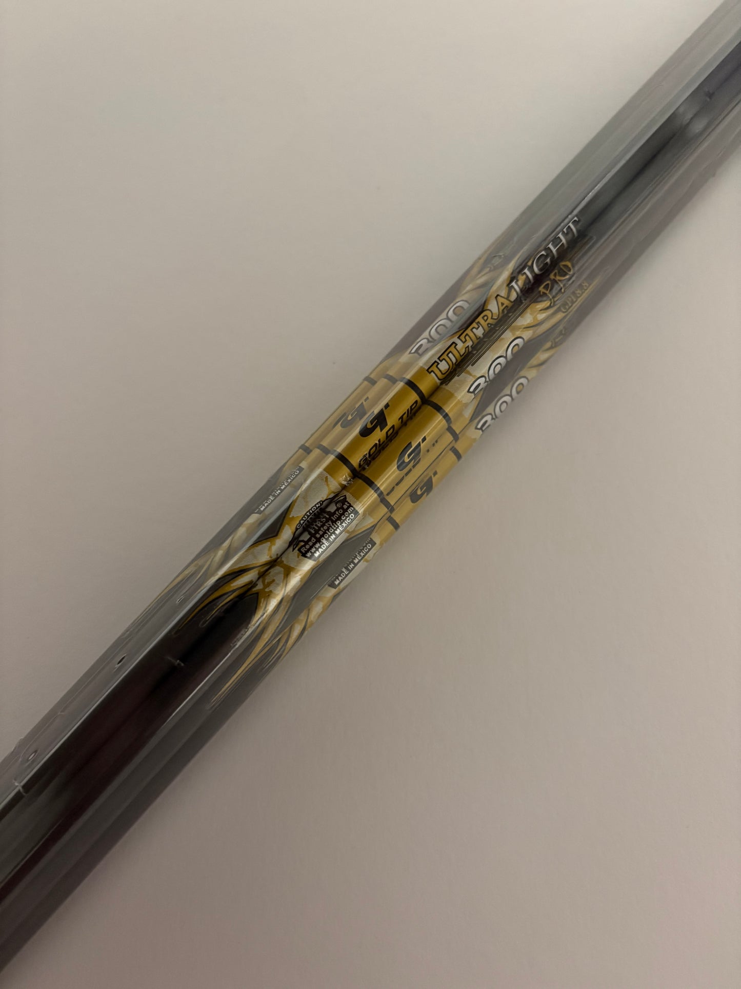 Gold Tip Ultralight Pro Carbon Arrow Shafts 12 pcs Spine 300 - NEW