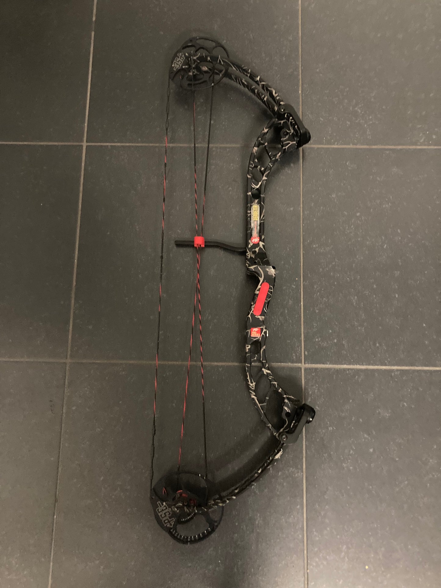 PSE X-Force Vendetta Compound Bow LH Black Antler 50-60 lbs - Used