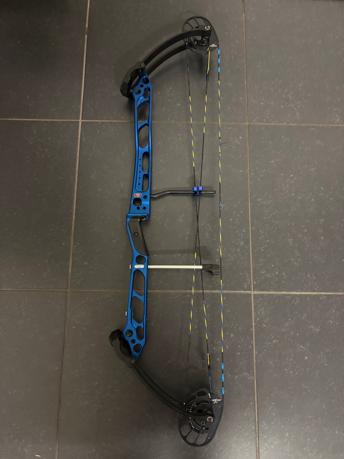 PSE Lazer 2021 Compound Bow RH Blue 30-40 lbs - Used