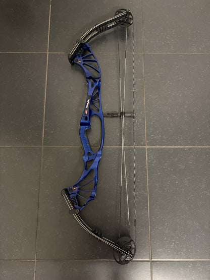 Hoyt Invicta 40 Compound Bow RH Cobalt Blue X3 #2 50-60 lbs - Used