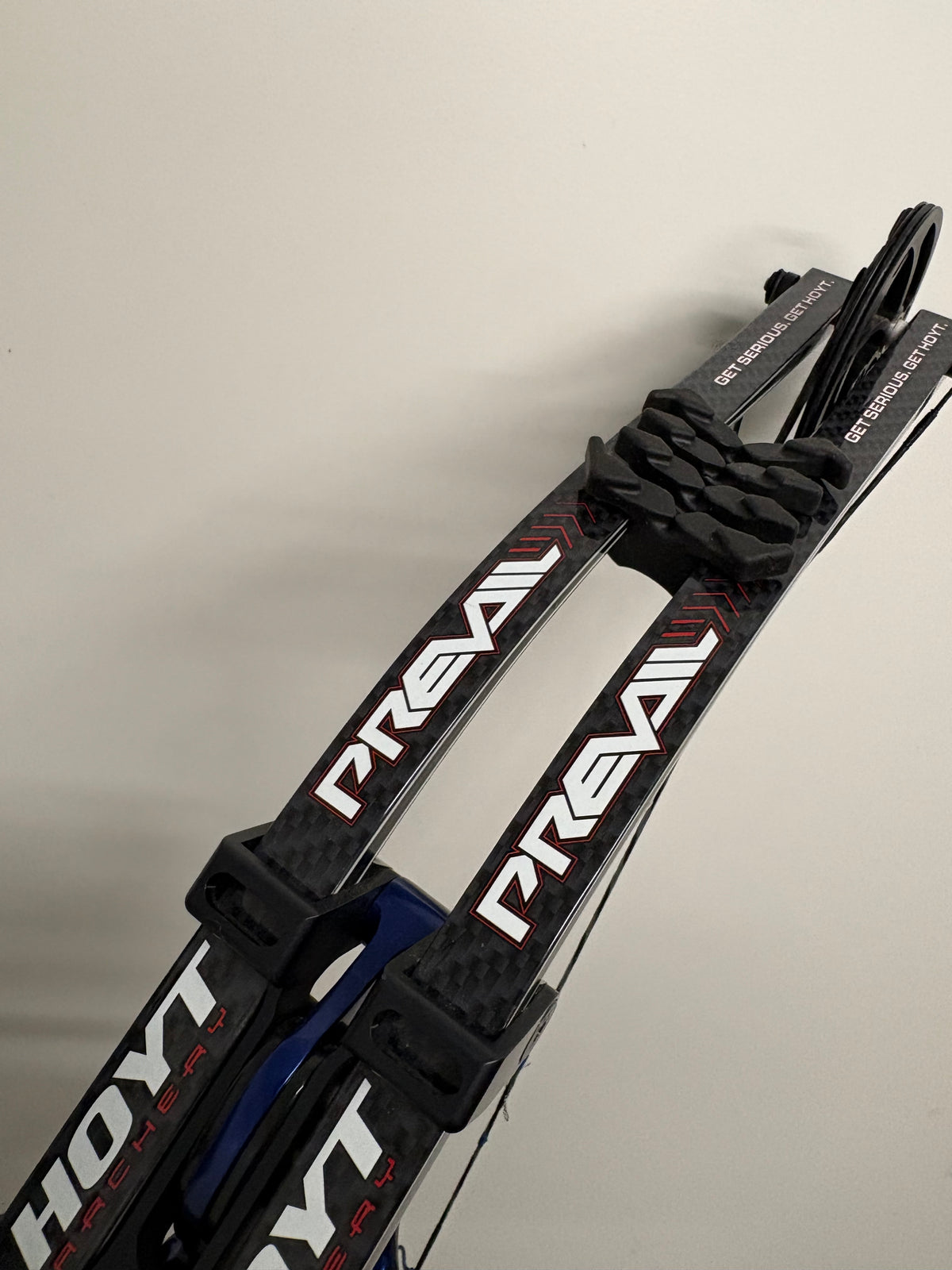 Hoyt Invicta 40 Compound Bow RH Cobalt Blue X3 #2 50-60 lbs - Used