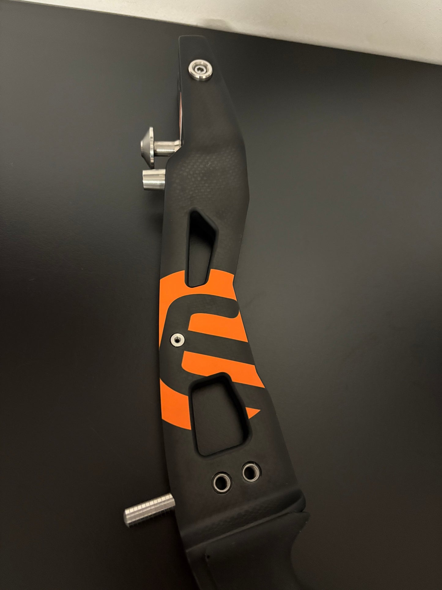 Kinetic Riser Fury Carbon RH Black/Orange 25'' - Used