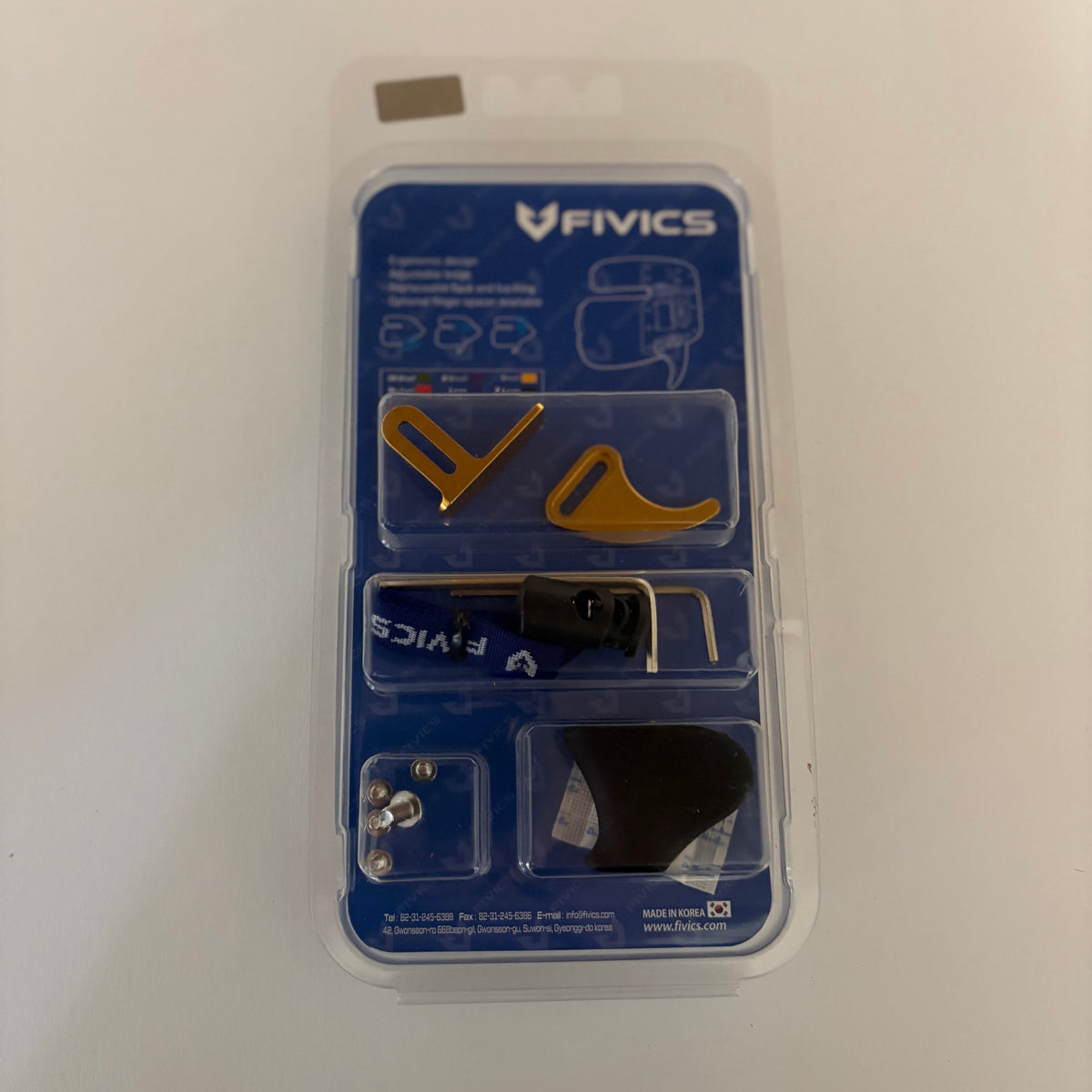 Fivics Saker 2 Recurve Finger Tab LH Small - NEW (#632)