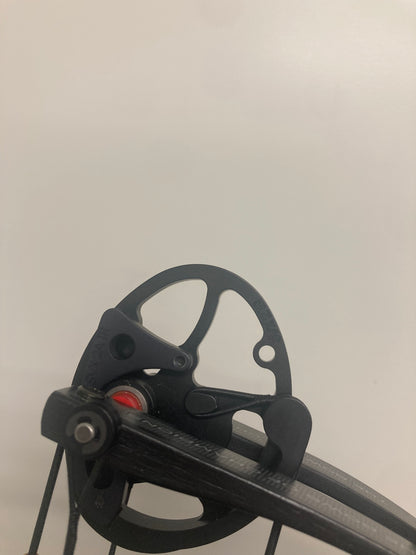 Hoyt Invicta 37 Compound Bow RH Slate SVX #2 50-60 lbs - Used (#1.1)