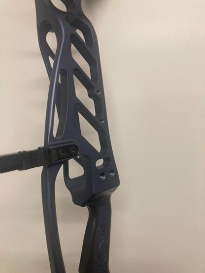 Hoyt Invicta 37 Compound Bow RH Slate SVX #2 50-60 lbs - Used (#1.1)