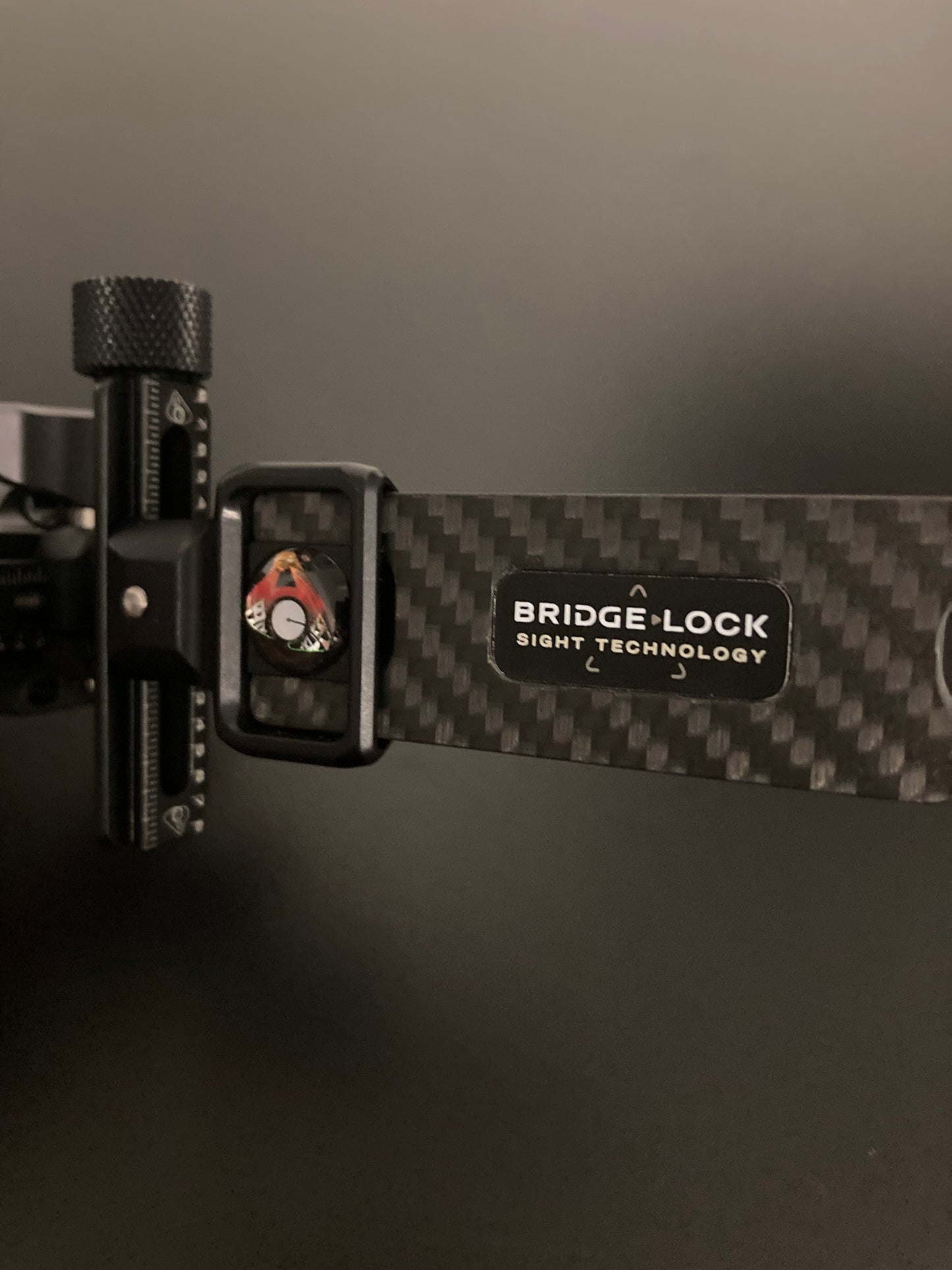Axcel Mathews 5-pin Bridge Lock Sight RH - Show Model