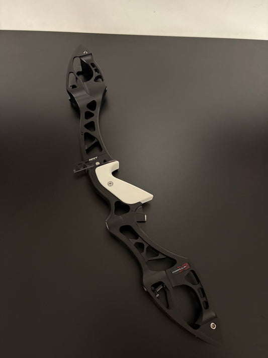 Hoyt Riser Formula XI RH Black 25'' - Used