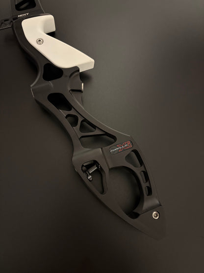 Hoyt Riser Formula XI RH Black 25'' - Used