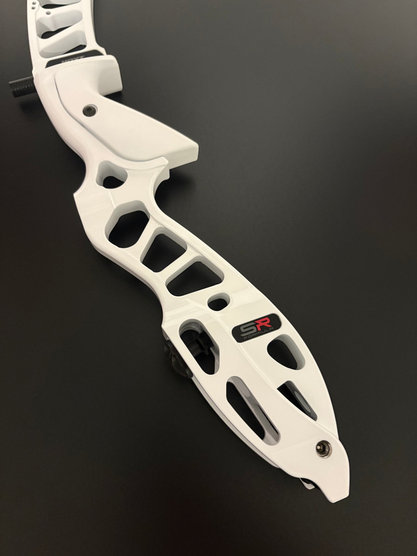 Hoyt Riser Formula SR RH Polar White 25'' - Show Model