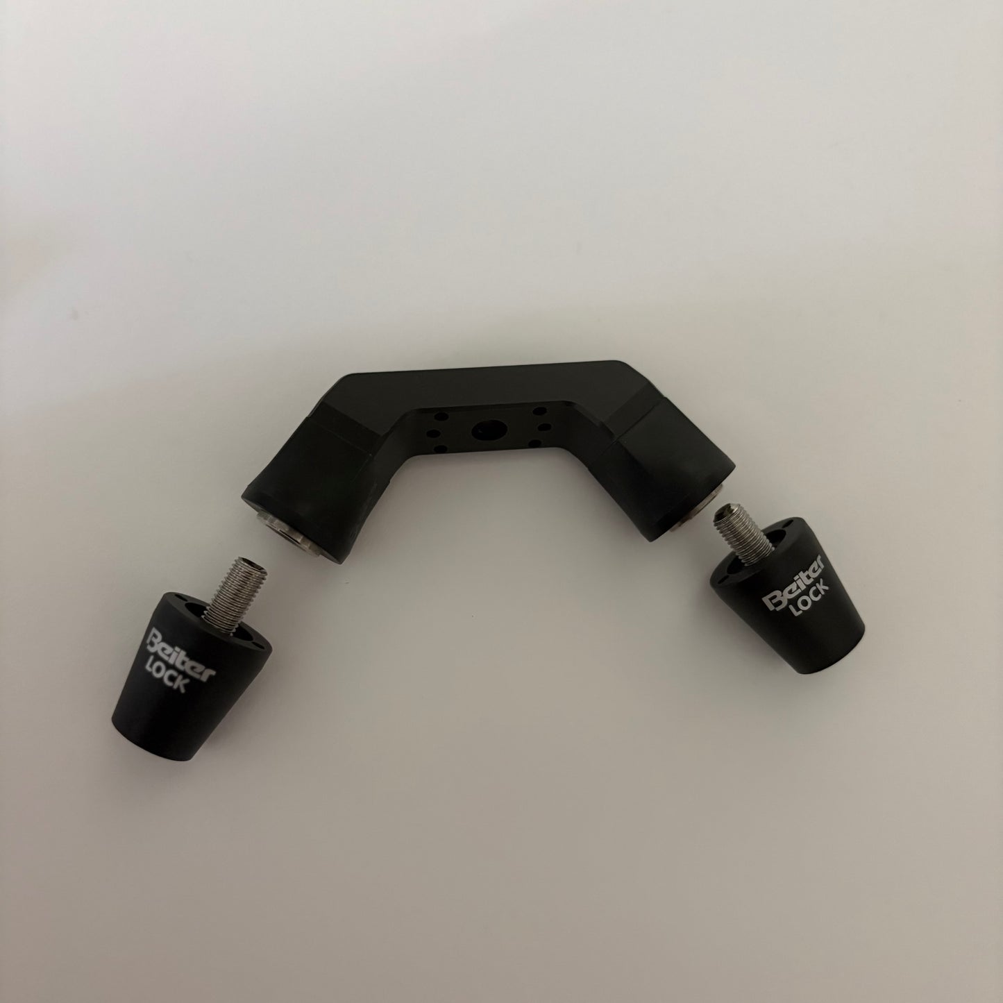 Beiter Lock V-bar 80x17 Incl. Conical adapters - NEW (#603)