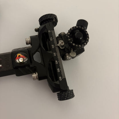 Axcel Achieve XP 1.5 Variable Range Compound Sight RH Black 6'' - Show Model (#BB88)