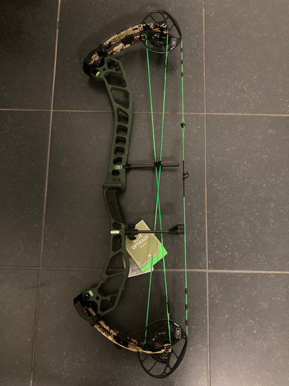 PSE Nock On Evo NTN 33 Compound Bow RH Green 60-70 lbs - Show Model