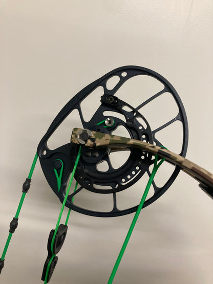 PSE Nock On Evo NTN 33 Compound Bow RH Green 60-70 lbs - Show Model