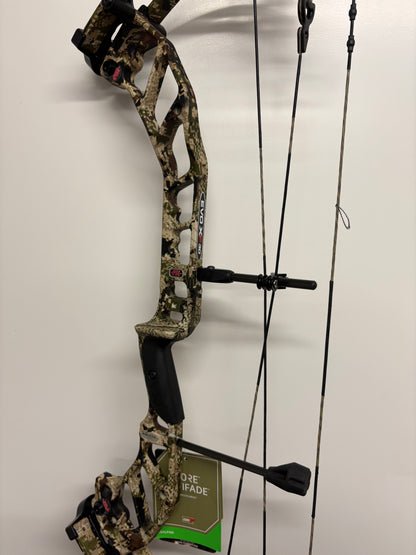 PSE Evo XF 30 E2 Compound Bow RH Optifade Subalpine 60-70 lbs - Show Model