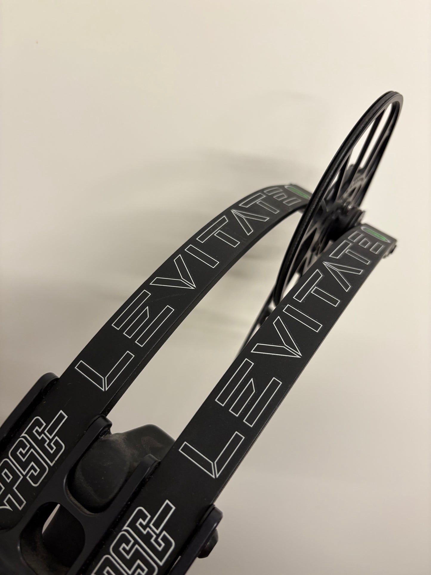 PSE Levitate E2 Compound Bow RH Black 50-60 lbs - Show Model