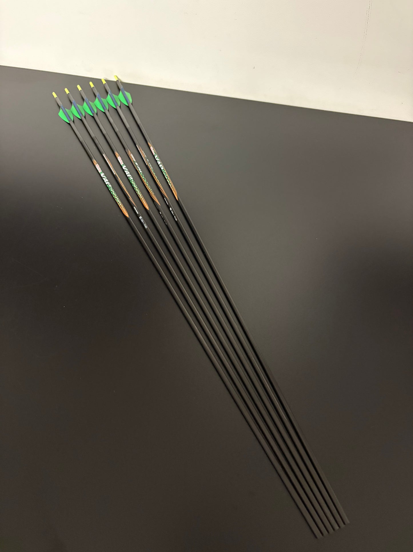 Victory VAP .166 V1 Carbon Arrows 6 pcs / Spine 300 / 30.5 inch - NEW