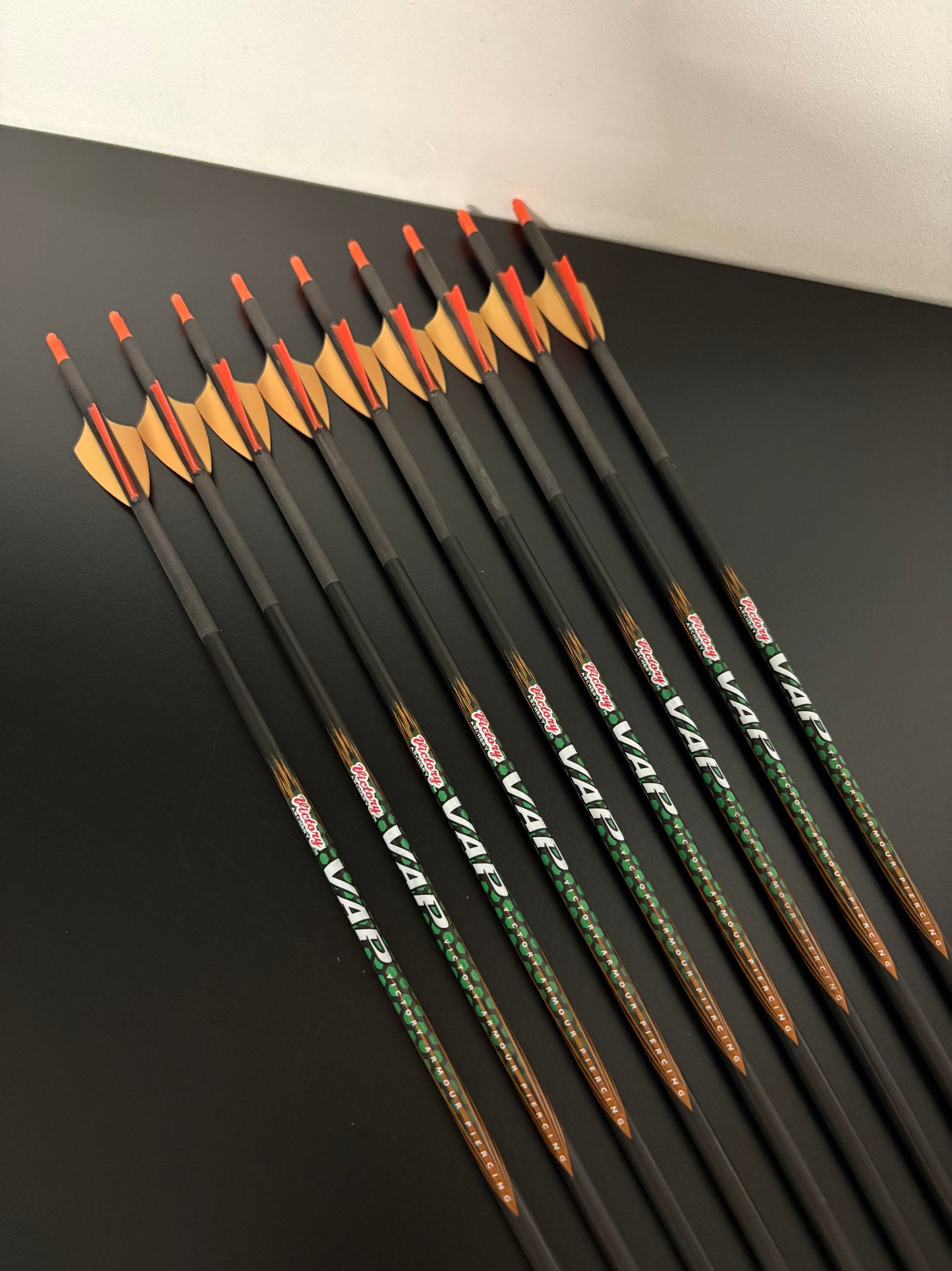 Victory VAP .166 V3 Carbon Arrows 9 pcs / Spine 300 / 30.5 inch - NEW